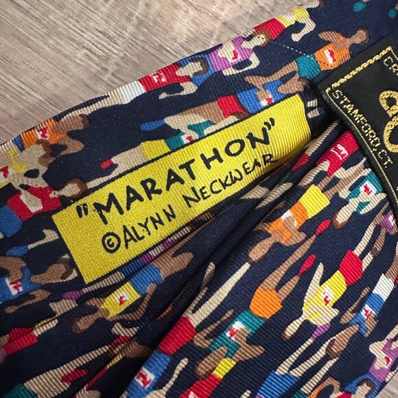 ALYNN MENS SILK TIE MARATHON RUNNERS - Picture 3 of 5